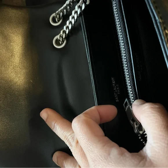 Saint Laurent Black Quilted Leather Shoulder Bag - Picture 6 of 8